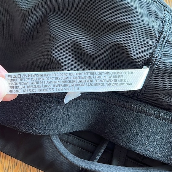 Victoria Secret Sport Bra size xs black straps cross in back - Picture 8 of 15